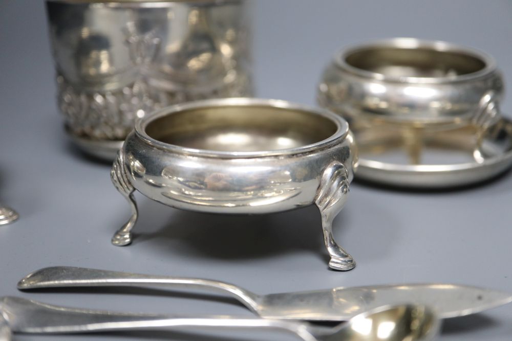Small silver including a Victorian sugar bowl, two pairs of bun salts, one Georgian(a.f.)